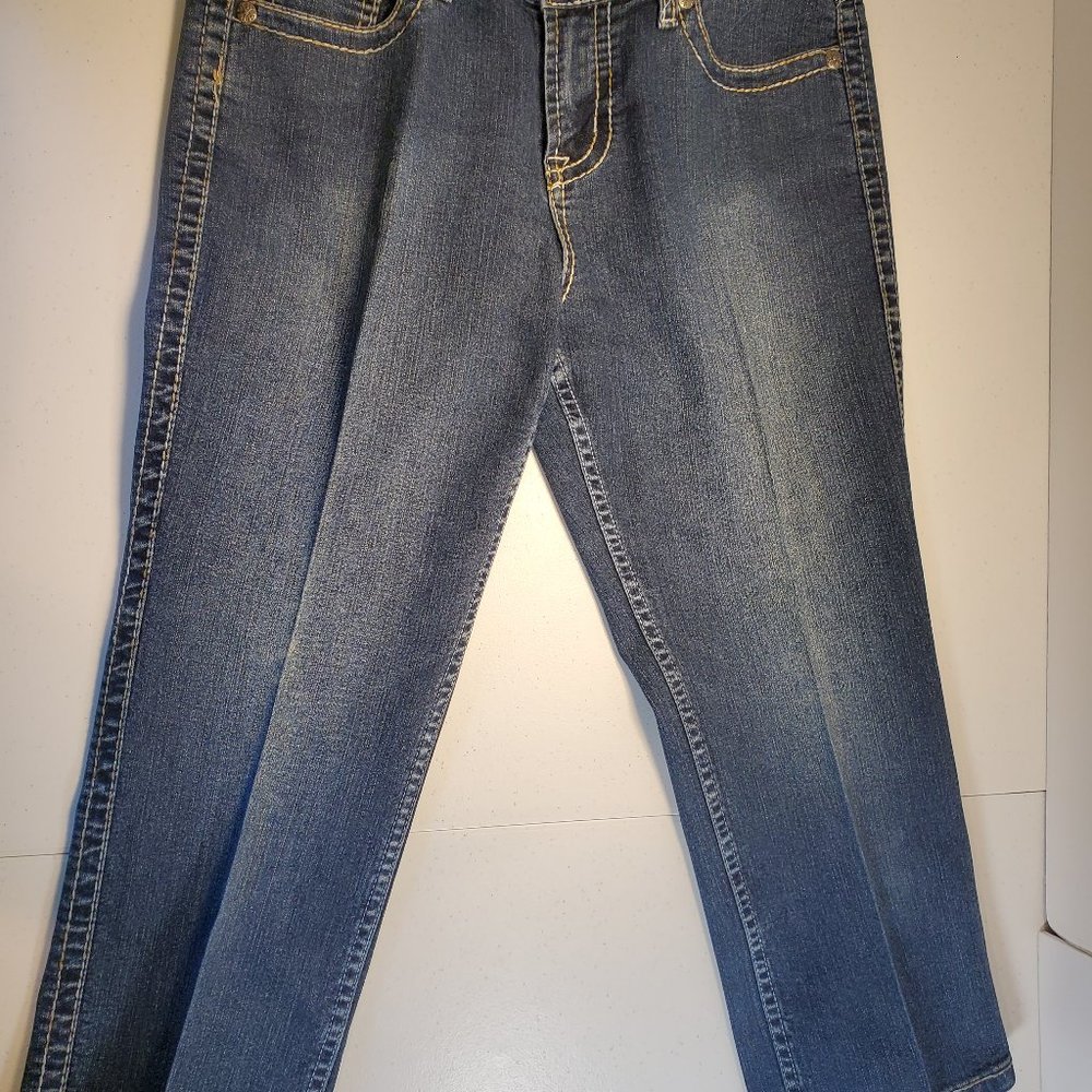 Zenim Capri's For women